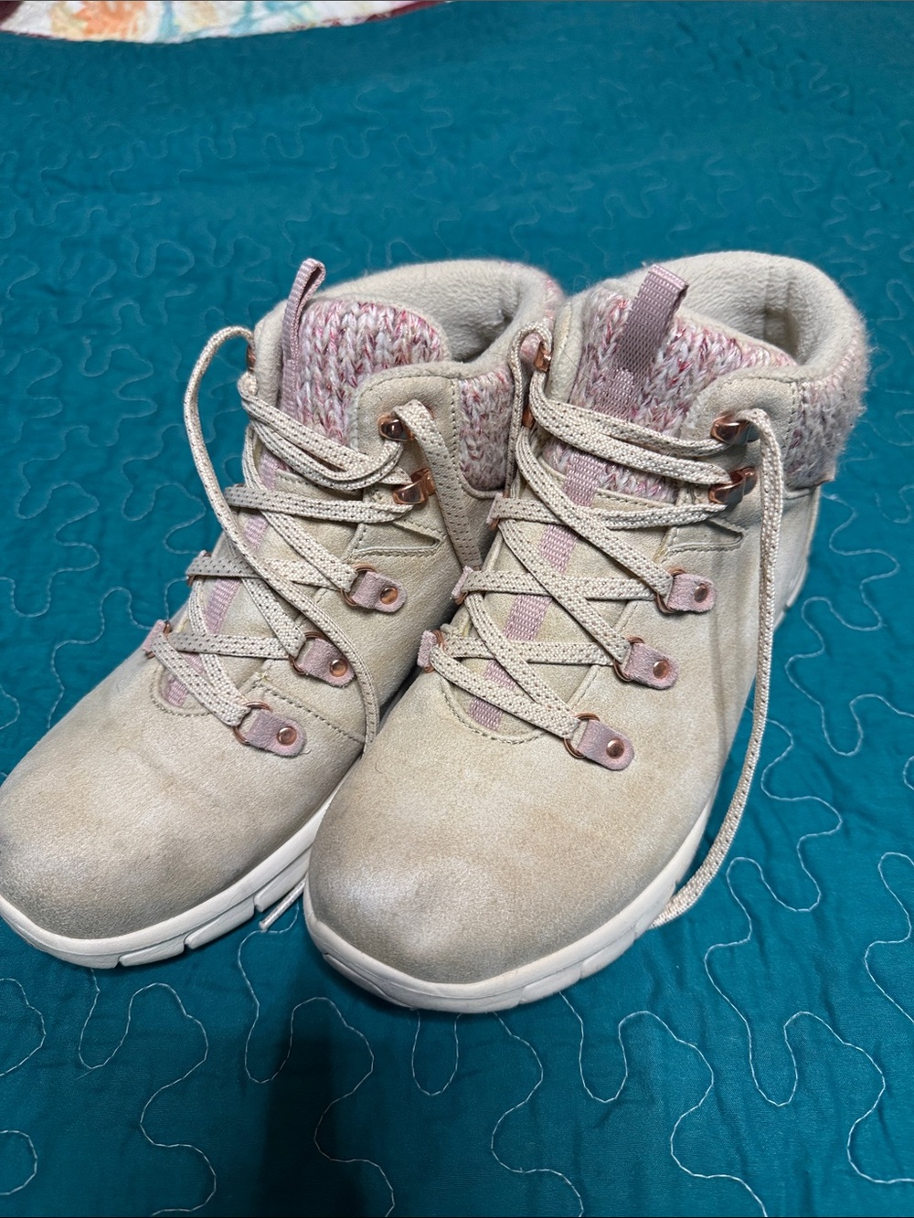 Skechers Light Gray and Pale Pink Women's Combat-Style Boots